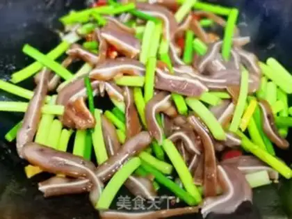Make Garlic swirling pigs step 4