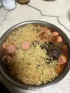 Make Sausage ham ramen step 3