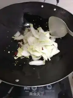 Make Spicy cabbage step 1