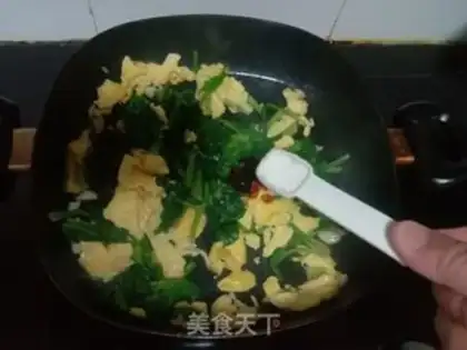 Make Spinach fried eggs step 8