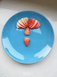 Make Goldfish strawberries step 2