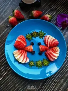Make Goldfish strawberries step 5