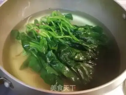 Make Peanut-rice spinach step 1