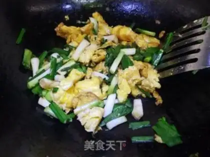 Make Garlic fried duck eggs step 4