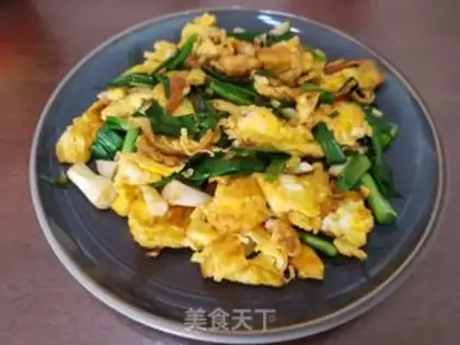 Make Garlic fried duck eggs step 5