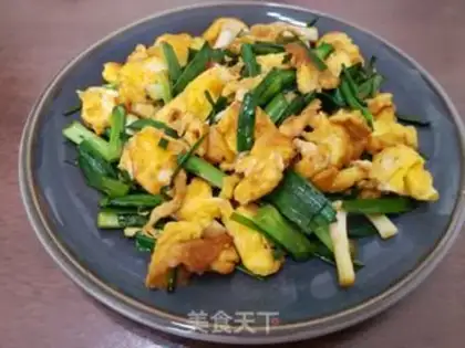 Make Garlic fried duck eggs step 6