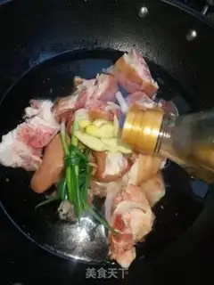 Make Red burning pig hoof step 1