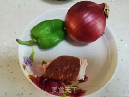 Make Onion fried meat step 0