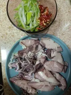 Make Onion fried the rabbit step 1