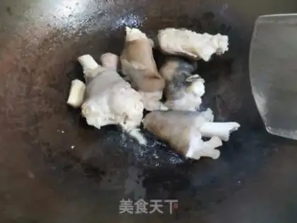 Make Spicy goat hoof step 2