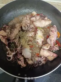 Make Onion fried the rabbit step 4