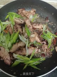 Make Onion fried the rabbit step 5