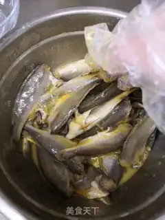 Make Blow up the yellowfish step 2