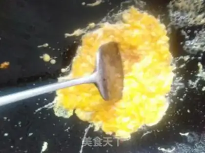 Make Tomato fried eggs step 4