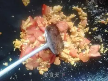 Make Tomato fried eggs step 8