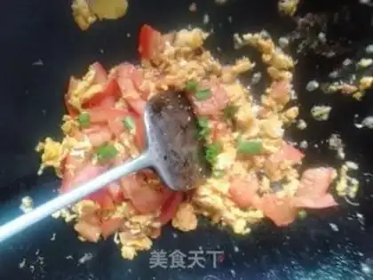 Make Tomato fried eggs step 9