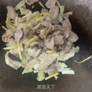 Make The pickles are made of gravy step 5
