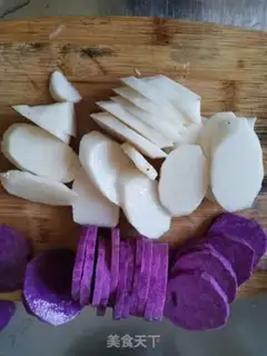 Make Strawberry Mountain Medicine step 1