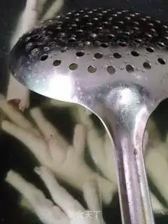 Make ♪ Taste the claws ♪ step 0