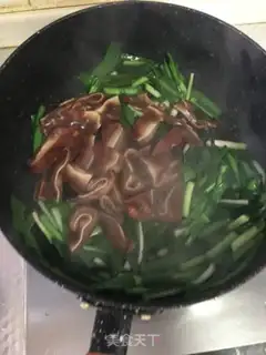 Make Garlic fried pig ears step 4