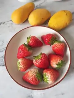 Make Eight-inch cream cake step 1