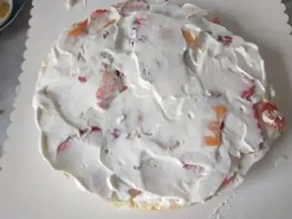 Make Eight-inch cream cake step 7