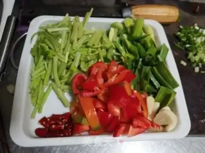 Make Squid dry pot step 2