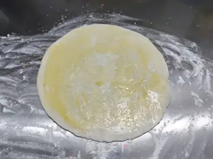 Make Hand-to-hand apricot step 2