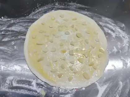 Make Hand-to-hand apricot step 3