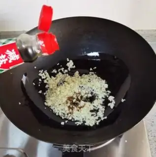 Make Garlic fan shrimp step 4