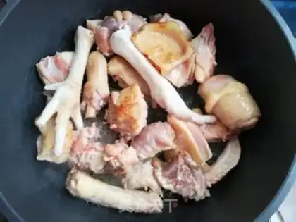 Make Chestnut potato chicken step 3