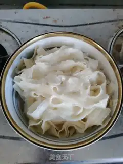Make Ham egg and cabbage noodles step 4