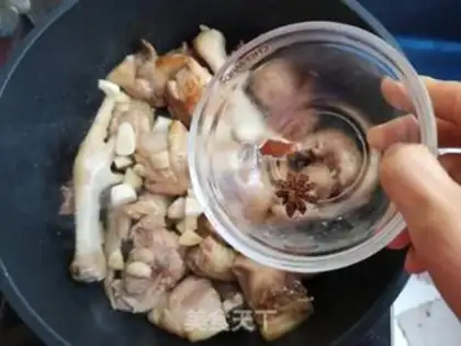 Make Chestnut potato chicken step 5