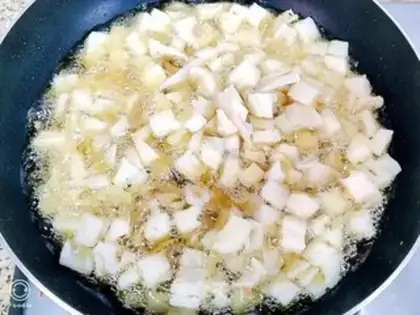 Make Spicy chicken crumbs step 5