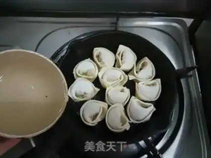Make Hold the egg step 2