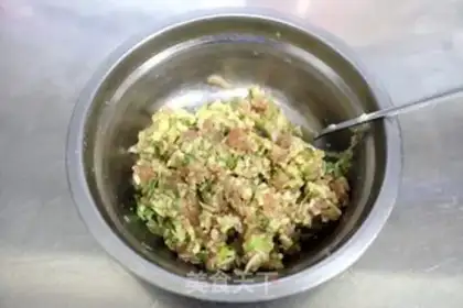 Make Rice Goldballs step 3