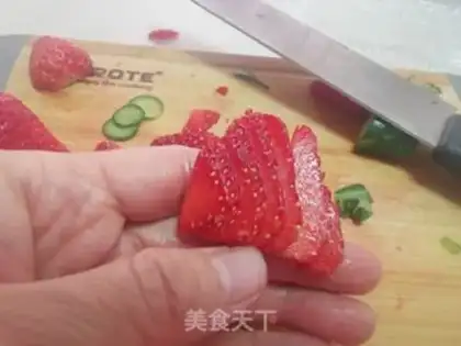 Make Strawberry Juice step 2