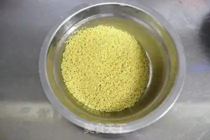 Make Rice Goldballs step 4