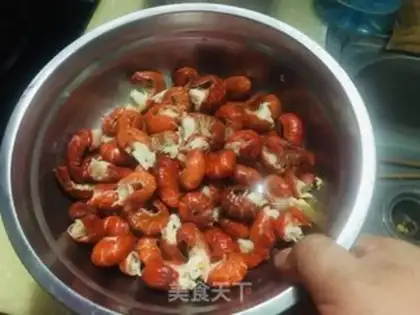Make Spicy lobster step 0