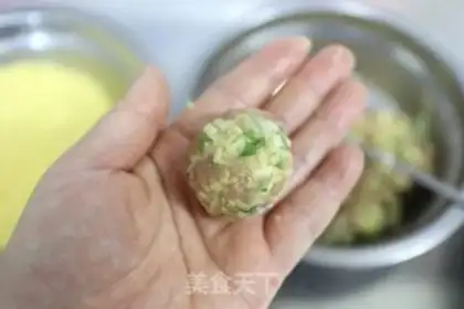 Make Rice Goldballs step 5