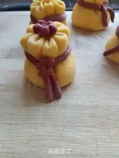 Make Gold bag step 21