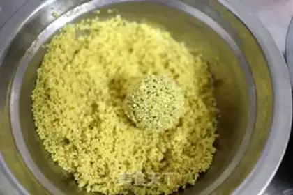 Make Rice Goldballs step 6