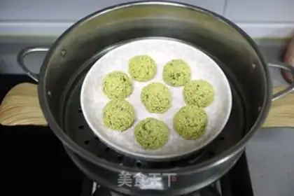 Make Rice Goldballs step 8