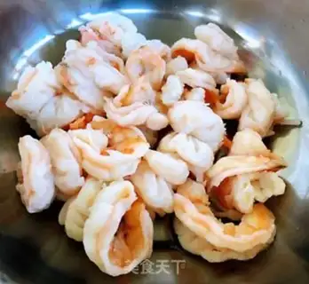 Make Celery cashew shrimp step 3