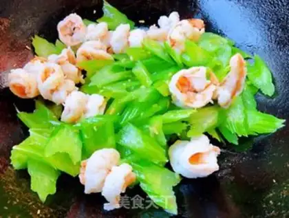 Make Celery cashew shrimp step 7