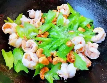Make Celery cashew shrimp step 8