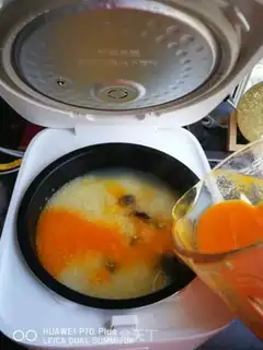 Make Gold soup, rice porridge step 8