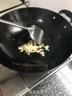 Make Spicy shrimp step 0