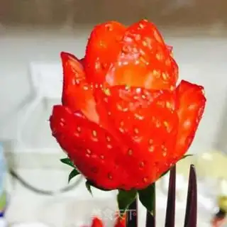 Make Strawberry roses step 6