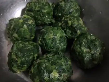 Make Shrimp spinach, three fresh dumplings step 7